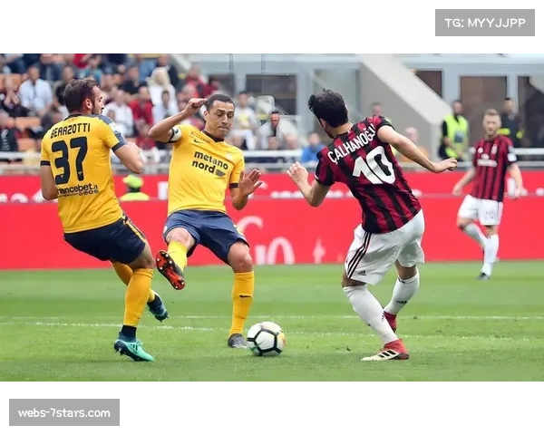 弗罗西诺内主帅迪弗朗西斯科专访:谈论率队保级的战术理念与年轻球员使用 弗罗西诺内主帅迪弗朗西斯科专访:谈论率队保级的战术理念与年轻球员使用